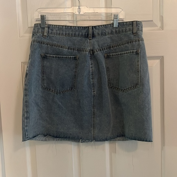 SHEIN Denim Skirt - Picture 3 of 6